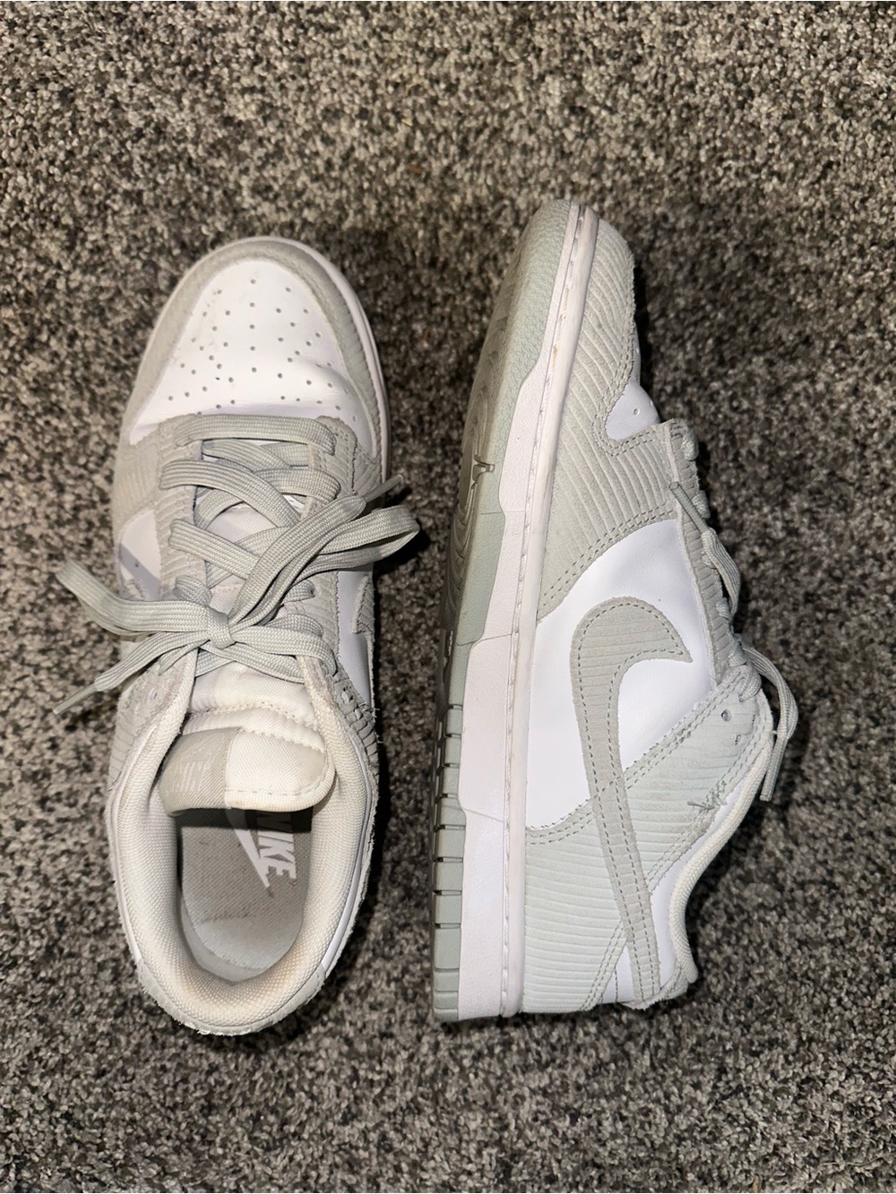 Nike Low-Top Sneakers in White and Green